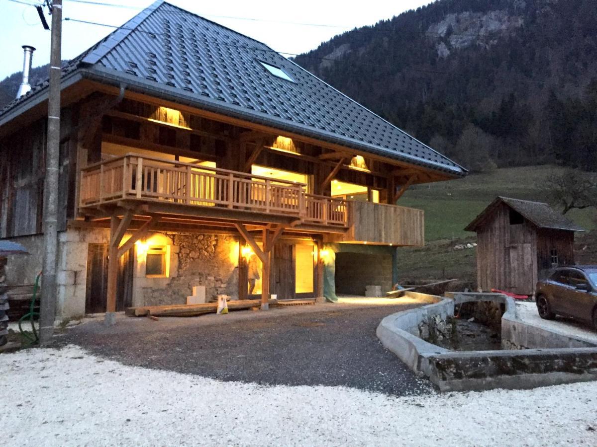La Grange Au Ruisseau Bellecombe-en-Beauges Exterior foto